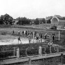 Sokol: pohled na východní tribunu stadionu na Sokolském ostrově 1927; archiv T. J. Sokol ČB.
