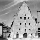 Solnice (Piaristické náměstí): budova solnice v roce 1954; archiv NPÚ.