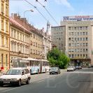 Stavebnictví: průhled Žižkovo třídou na sídlo národního podniku Pozemní stavby České Budějovice; archiv Nebe.