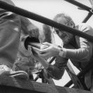 Storm Vojtěch: vkládání pamětní schránky do cibule Černé věže, 1983; archiv NPÚ.