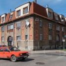 Vídeňské předměstí: nájemní dům z poloviny 20. let 20. století na rohu ulice M. Vydrové a Čechovy ulice; foto Nebe 2021.