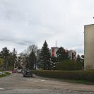 Voříškův dvůr (sídliště): bytové domy v ulici V Oblouku; foto Nebe 2023.
