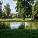 Výstaviště České Budějovice: rybník rybářské bašty v areálu výstaviště; foto Nebe 2020.