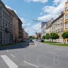 Žižkova třída: průhled ulicí směrem k Senovážnému náměstí; foto Nebe 2020.