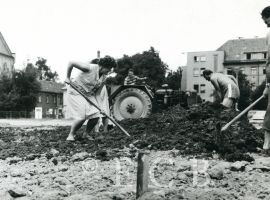 Akce Z: úprava Senovážného náměstí v rámci Akce Z, 1967, sbírka J. Dvořáka; SOkA.