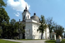 Dobrá Voda u Českých Budějovic: dominanta obce, poutní kostel Panny Marie Bolestné; archiv Nebe.