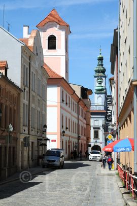 Biskupská ulice: pohled k náměstí v prvním desetiletí 21. století; foto K. Kuča 2010.