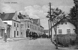 Čtyři Dvory: na pohlednici z 20. let 20. století; sbírka J. Dvořáka.