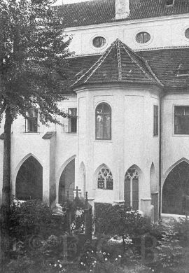 Dominikáni: studniční kaple na rajské zahradě dominikánského konventu; sbírka J. Dvořáka.