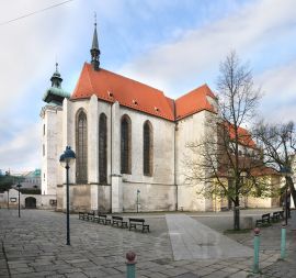 Dominikánský konvent: pohled na presbytář od severovýchodu; foto K. Kuča 2014.