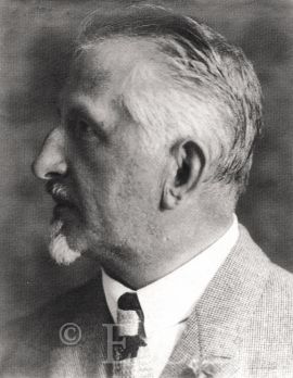 Doubek František Bohumil: reprofoto podle Českobudějovické fotoateliéry, Karel Pletzer, Jihočeské muzeum v Českých Budějovicích, 2001.