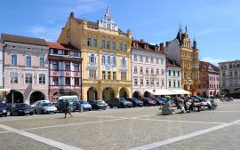 Hotel Zvon: pohled z náměstí Přemysla Otakara II.; foto K. Kuča 2010.