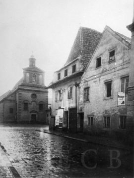 Kapucíni: průčelí kostela svaté Anny v Kněžské ulici; sbírka J. Dvořáka; SOkA.