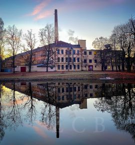 Koh-i-noor Hardtmuth: jihovýchodní pohled na továrnu; foto Nebe 2021.