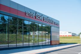 Letiště České Budějovice: terminál letiště České Budějovice v Plané; foto Nebe 2020.