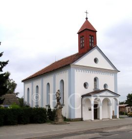 Nové Hodějovice: kostel Panny Marie Královny Andělů; foto K. Kuča 2005.