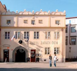 Památková péče: goticko-renesanční dům v Krajinské třídě č. 41 (hotel Zátkův dům) po obnově; foto I. Hajn 2005.