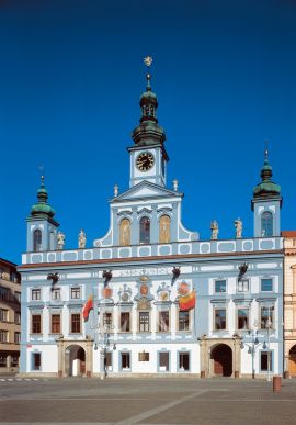 Radnice: průčelí na náměstí Přemysla Otakara II., foto M. Kolegar 2001; archiv města České Budějovice.