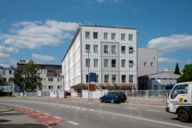 TSE: vjezd do areálu společnosti z Novohradské ulice; foto Nebe 2020.