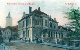 U Volbrechtů: kavárna na pohlednici ze začátku 20. století; sbírka J. Dvořáka.
