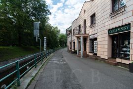 ulice Na Mlýnské stoce: průhled ulicí; foto Nebe 2020.