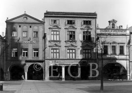 Zájezdní hostince: hostinec U Černého vola v Kněžské ulici, 30. léta 20. století; ze sbírek Jihočeského muzea v Českých Budějovicích.