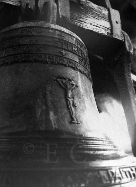 Zvonařství: umíráček z Černé věže ulitý 1705 českobudějovickým zvonařem Silviem Kreutzem; sbírka J. Dvořáka.