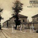 Kasárny: bývalé dělostřelecké kasárny na Pražské třídě, pohlednice z počátku 20. století; archiv D. Kováře.