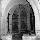 Studny: pohled do studniční kaple v dominikánském konventu, stav v roce 1983; sbírka J. Dvořáka; SOkA.