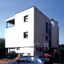 Vily: vila č. 80 v Dukelské ulici; foto O. Sepp 1998.