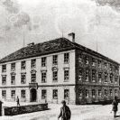 Zdravotní péče: budova staré nemocnice za Vídeňskou branou naproti kostelu svaté Rodiny byla v provozu od 4. 10. 1829 do roku 1913; sbírka J. Dvořáka; SOkA.