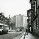 Žižkova třída: autobusy ČSAD jedoucí na Senovážné náměstí 1971; sbírka J. Dvořáka; SOkA.